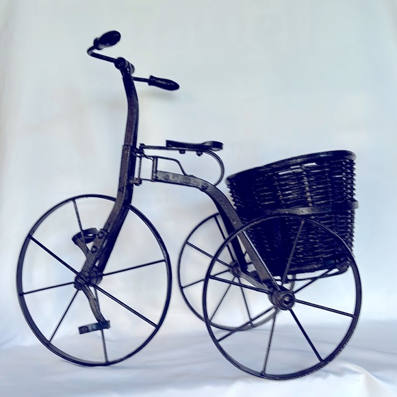 Vintage Black Metal & Wood Tricycle Bicycle Wicker Basket Metal Tricycle Planter - Picture 3 of 15